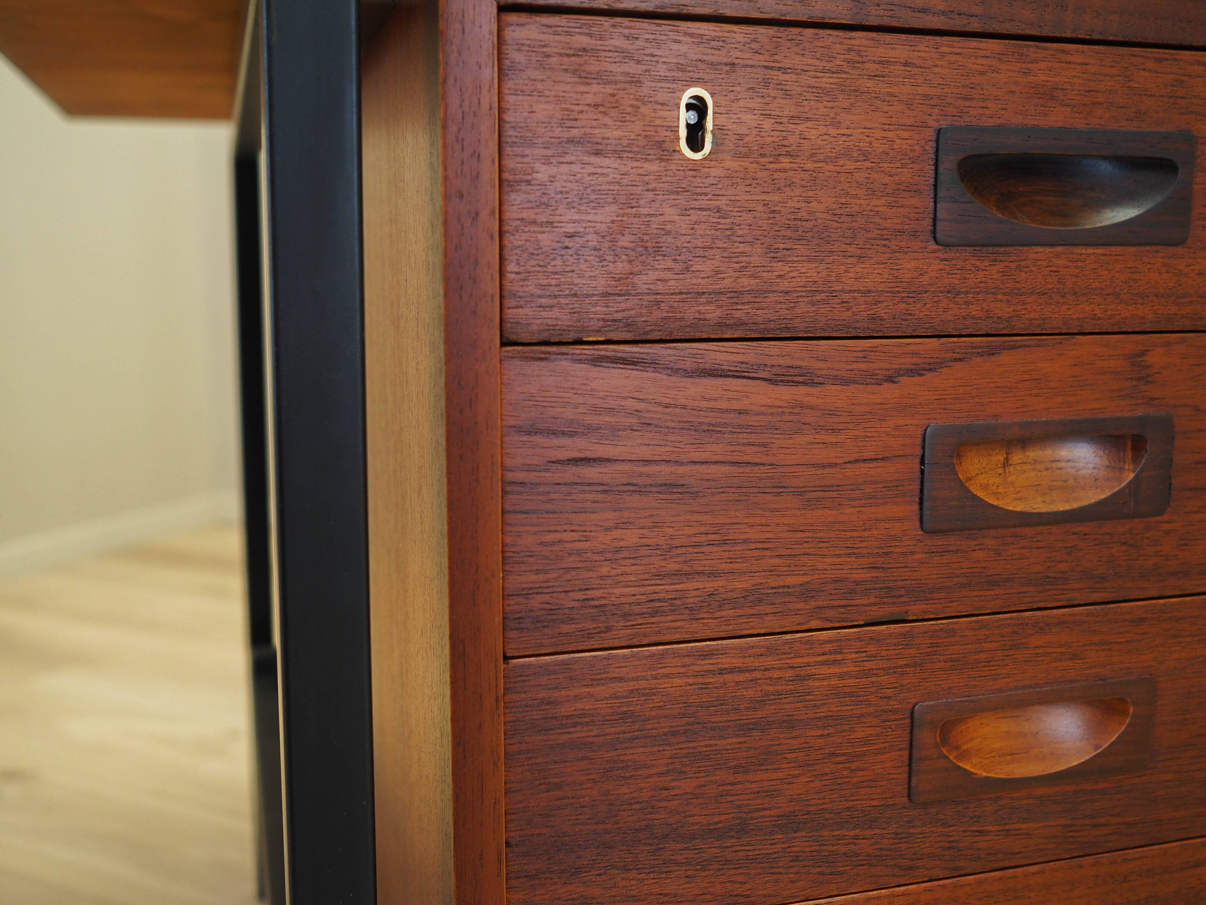 Teak desk, Danish design, 1970s, manufacturer: Denmark
