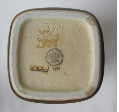 Pair of Scandinavian vase by Knud Valdemar Pedersen