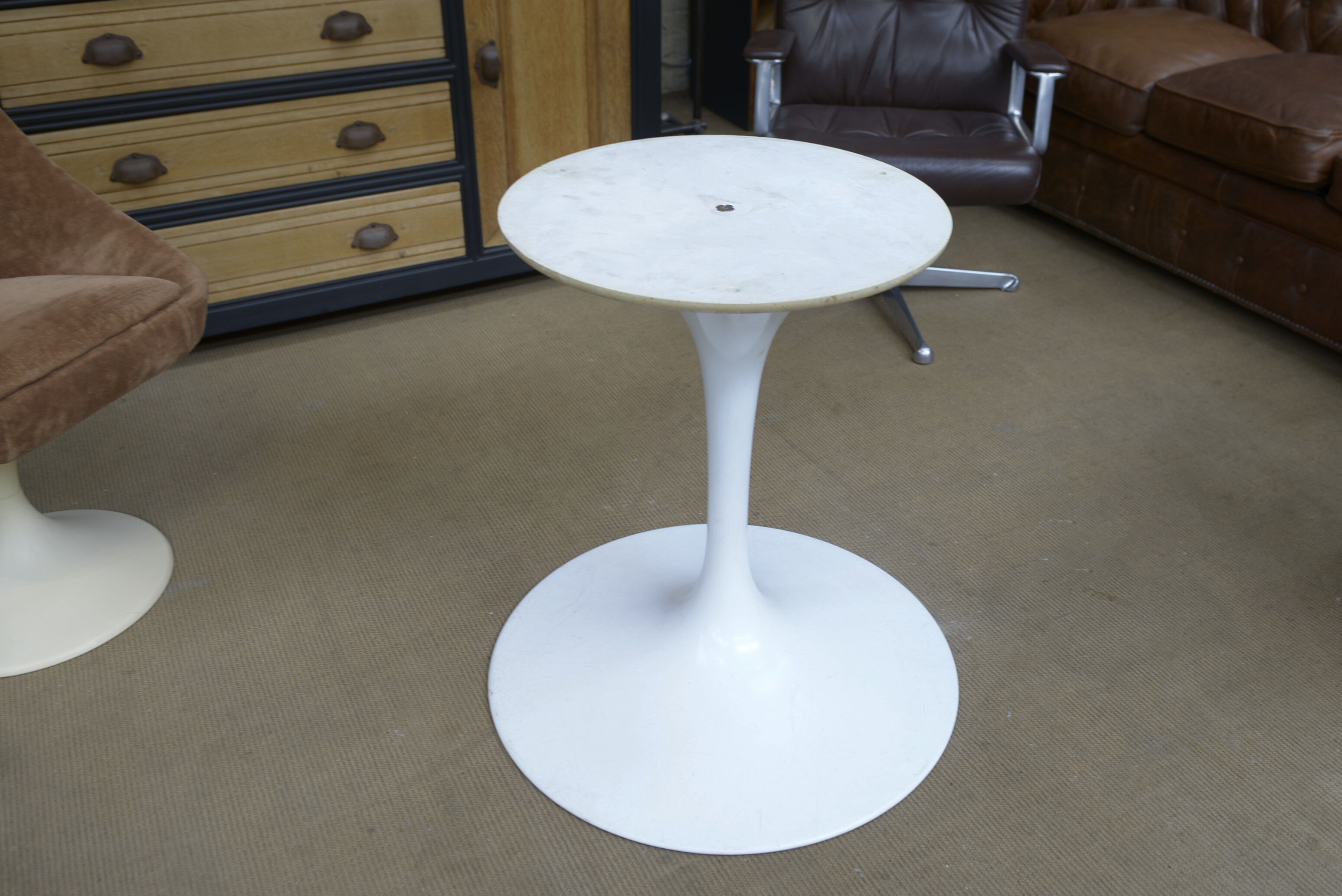 Round table "tulip 137" in marble, Eero Saarinen, Knoll 1960