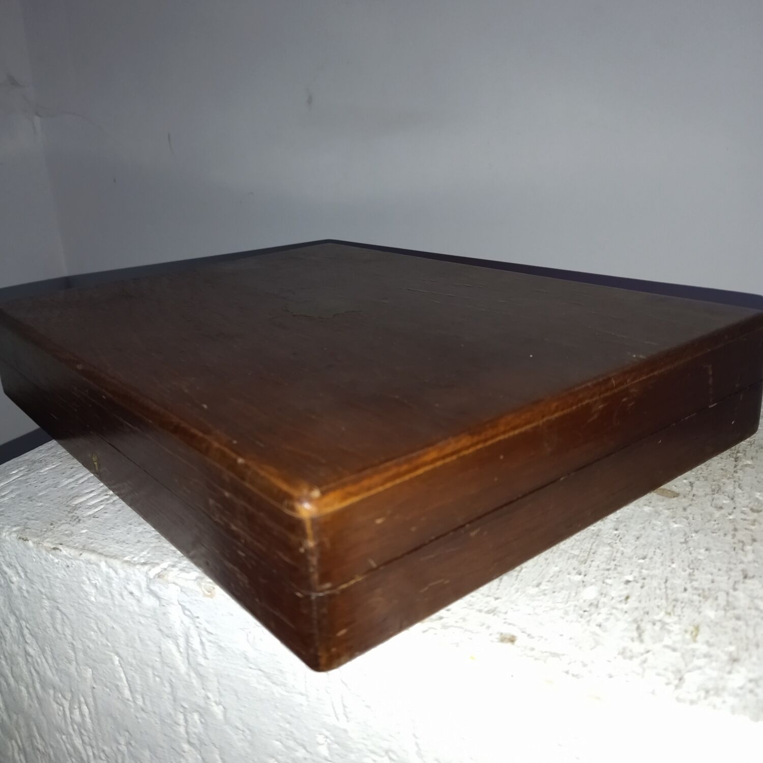 Box 24 cutlery with silver metal fish