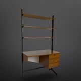 Bibliothèque italienne du milieu du siècle avec bureau.