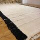 Tapis berbère blanc à bandes noires
