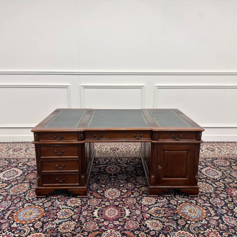 Classic English Partnerdesk Desk