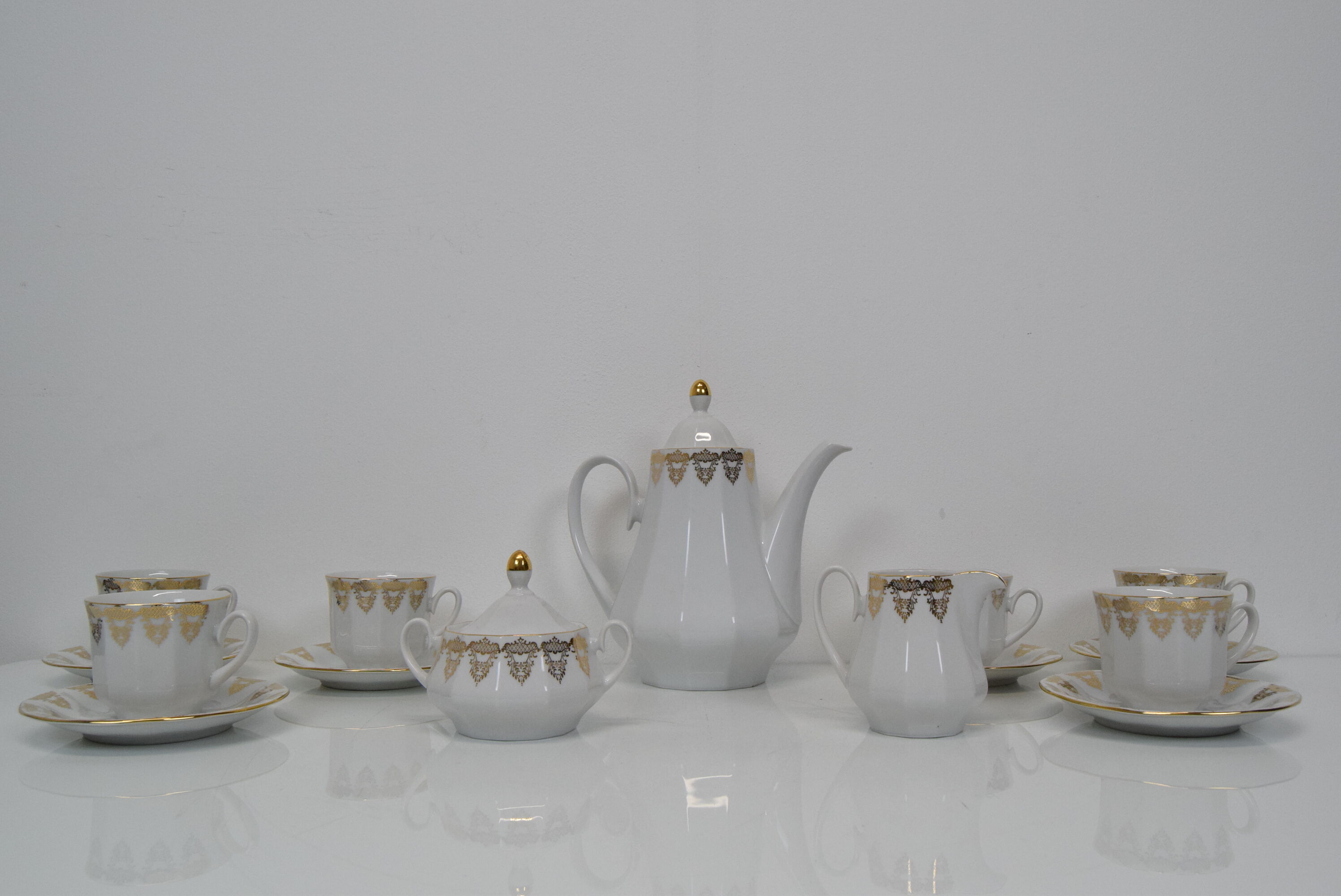 Set Porcelain for tea or coffee,Carlsbad porcealin by company Epiag D.F.,Circa 1960'S.