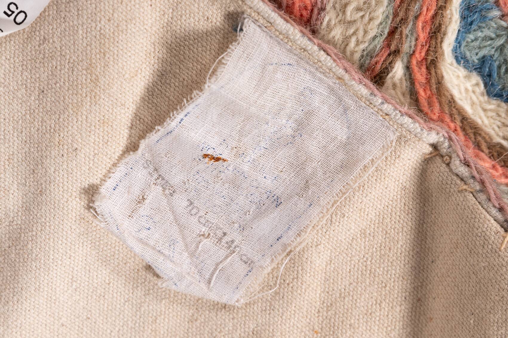 Tapisserie vintage brodée à la main