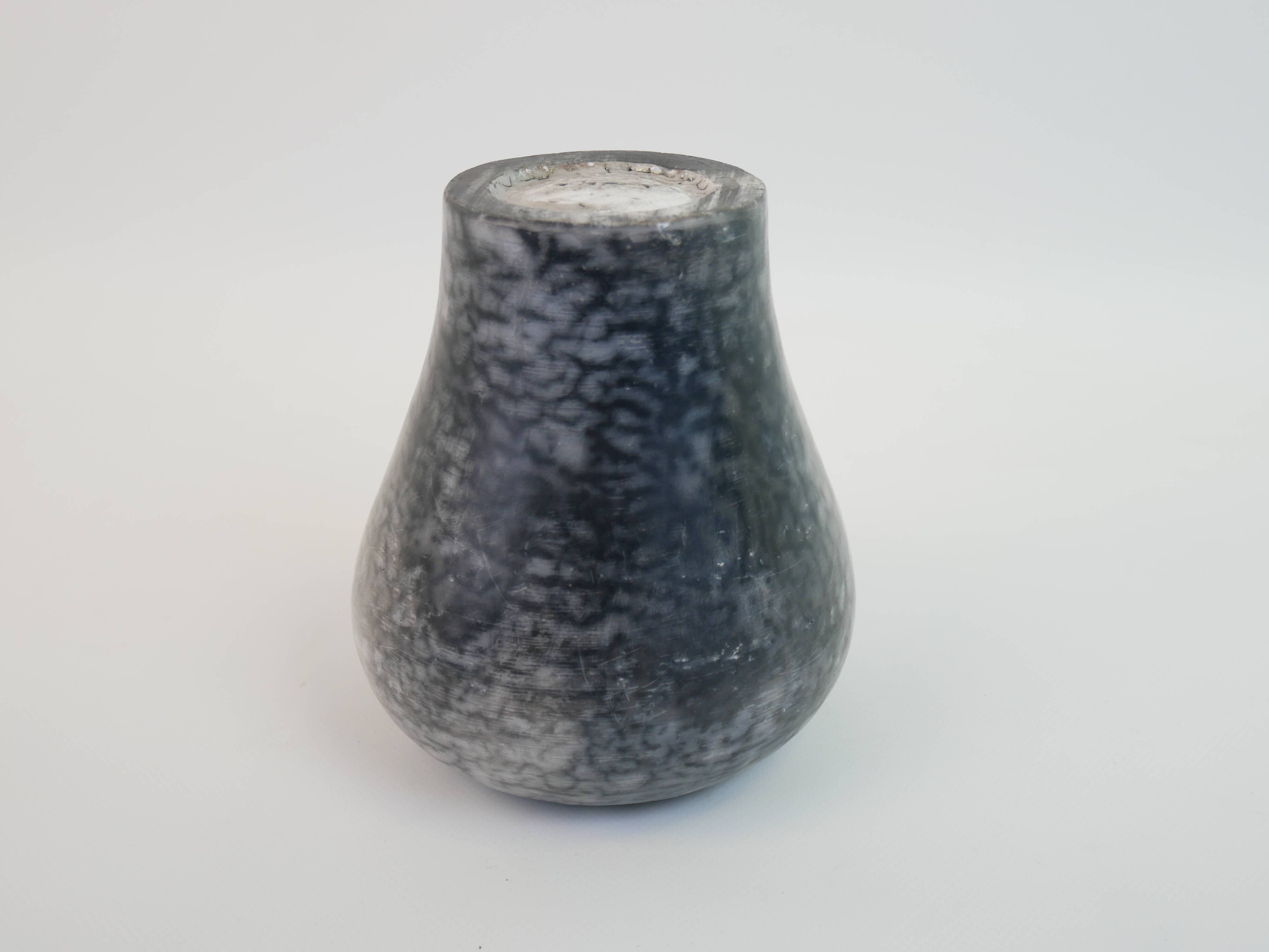Vase en céramique gris et blanc