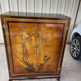 Meuble TV  laqué chinois L 1m H 1,34m P 0,50m