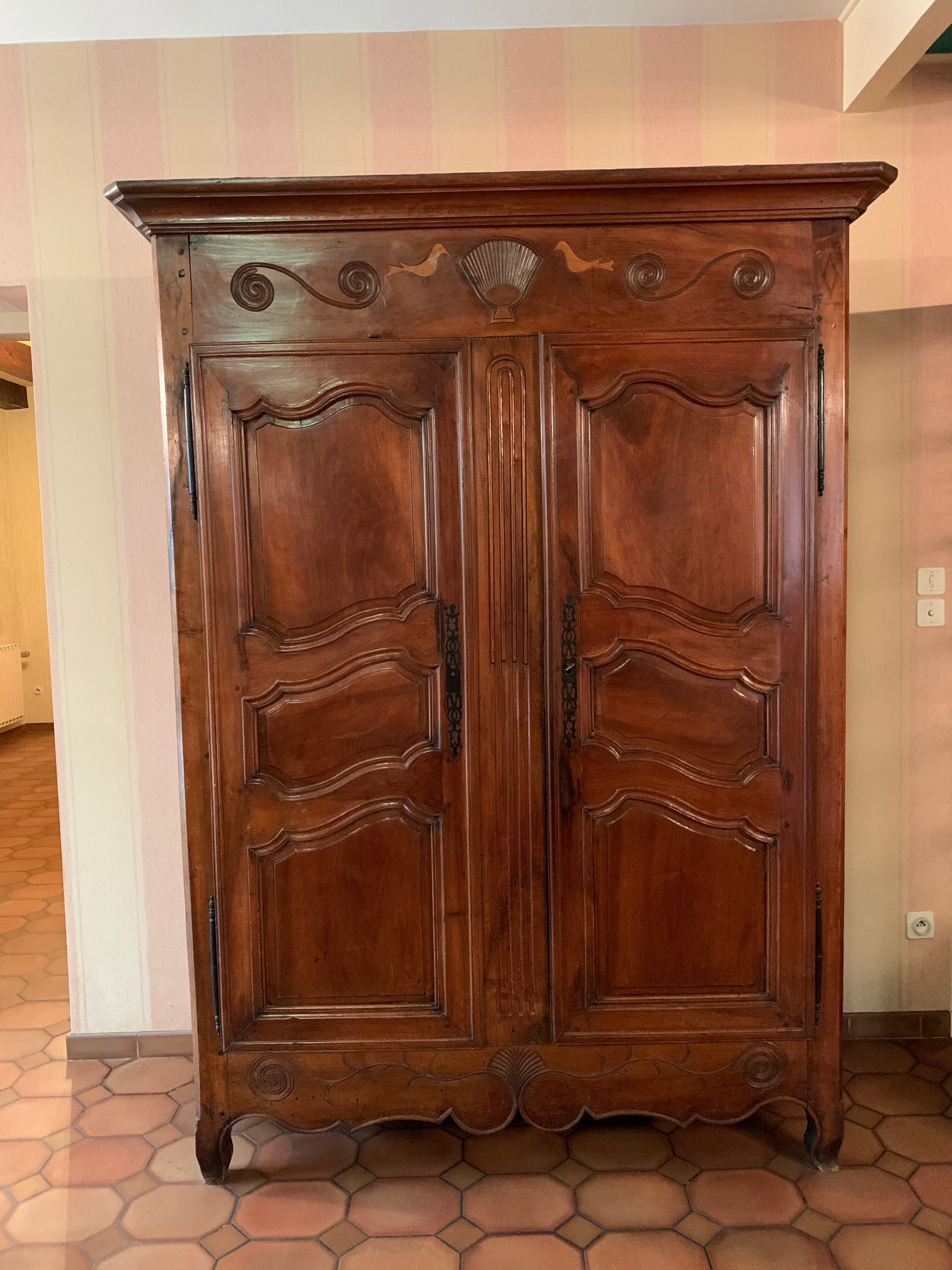 Antique wardrobe of character XVIII th of Rhone Valley