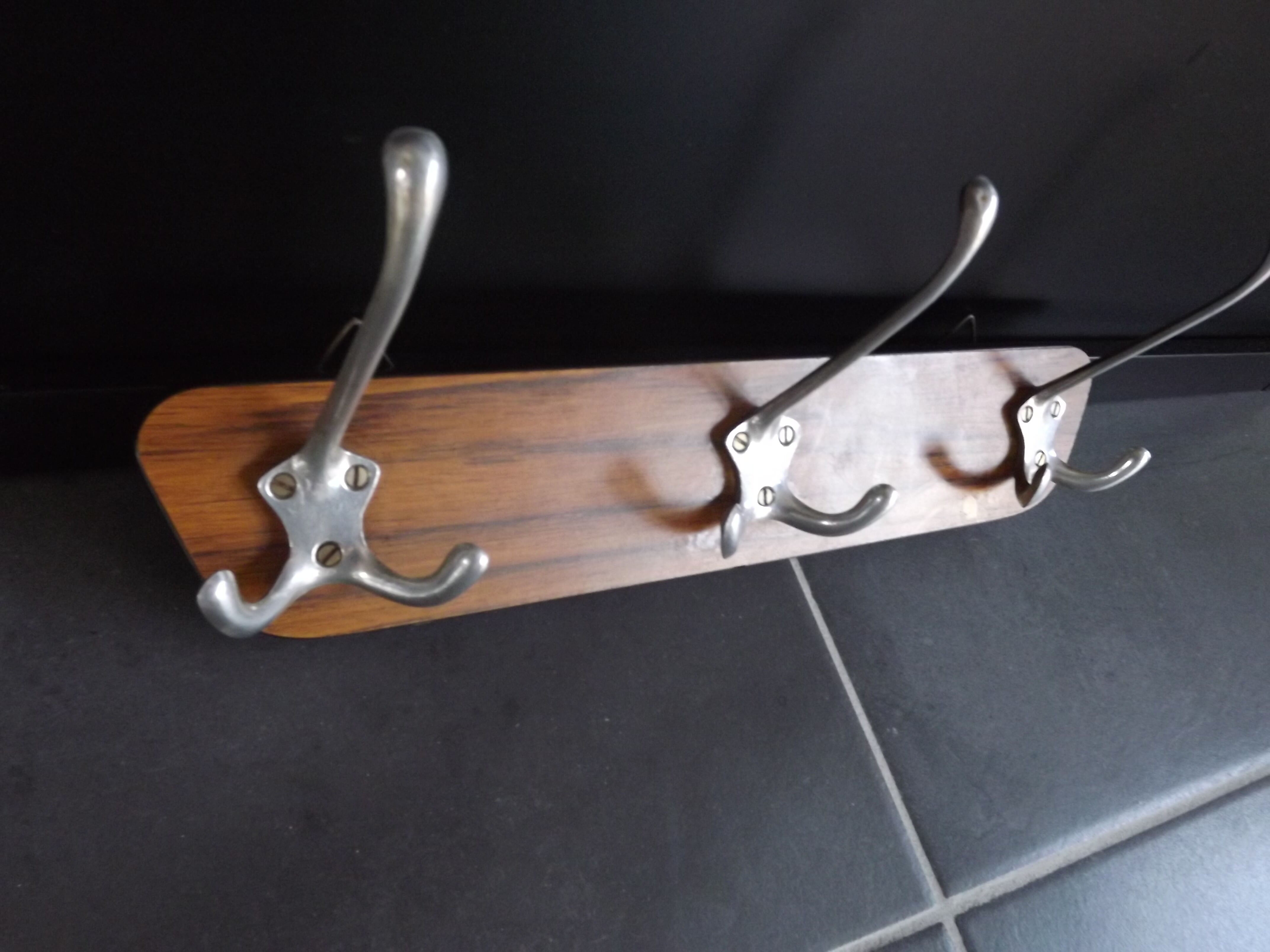 Coat of arms 3 metal and formica 60 ' vintage Indus