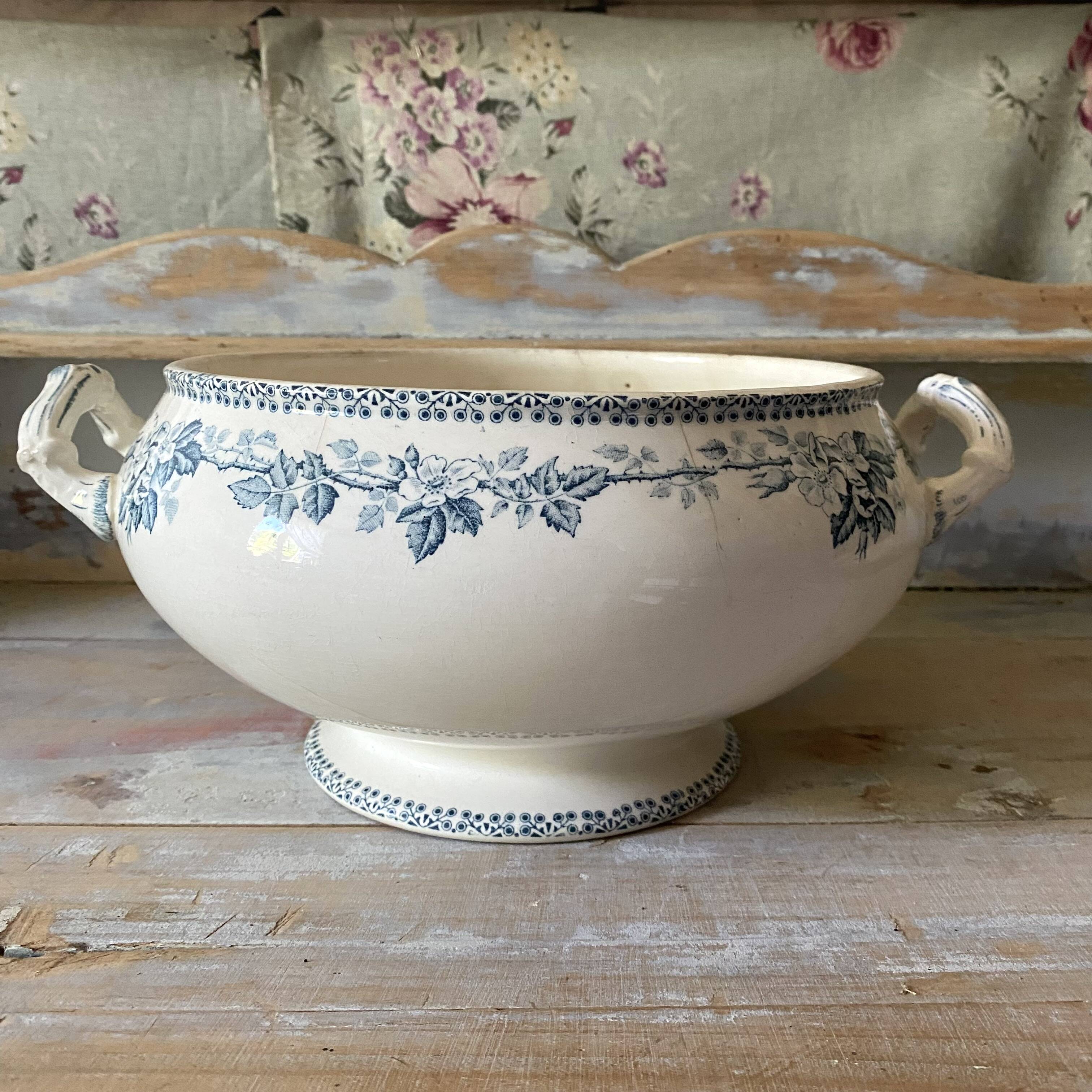 Iron earth salad bowl, old "Guadeloupe" soup tureen