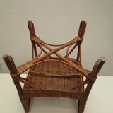 Ancien fauteuil en osier pour enfant
