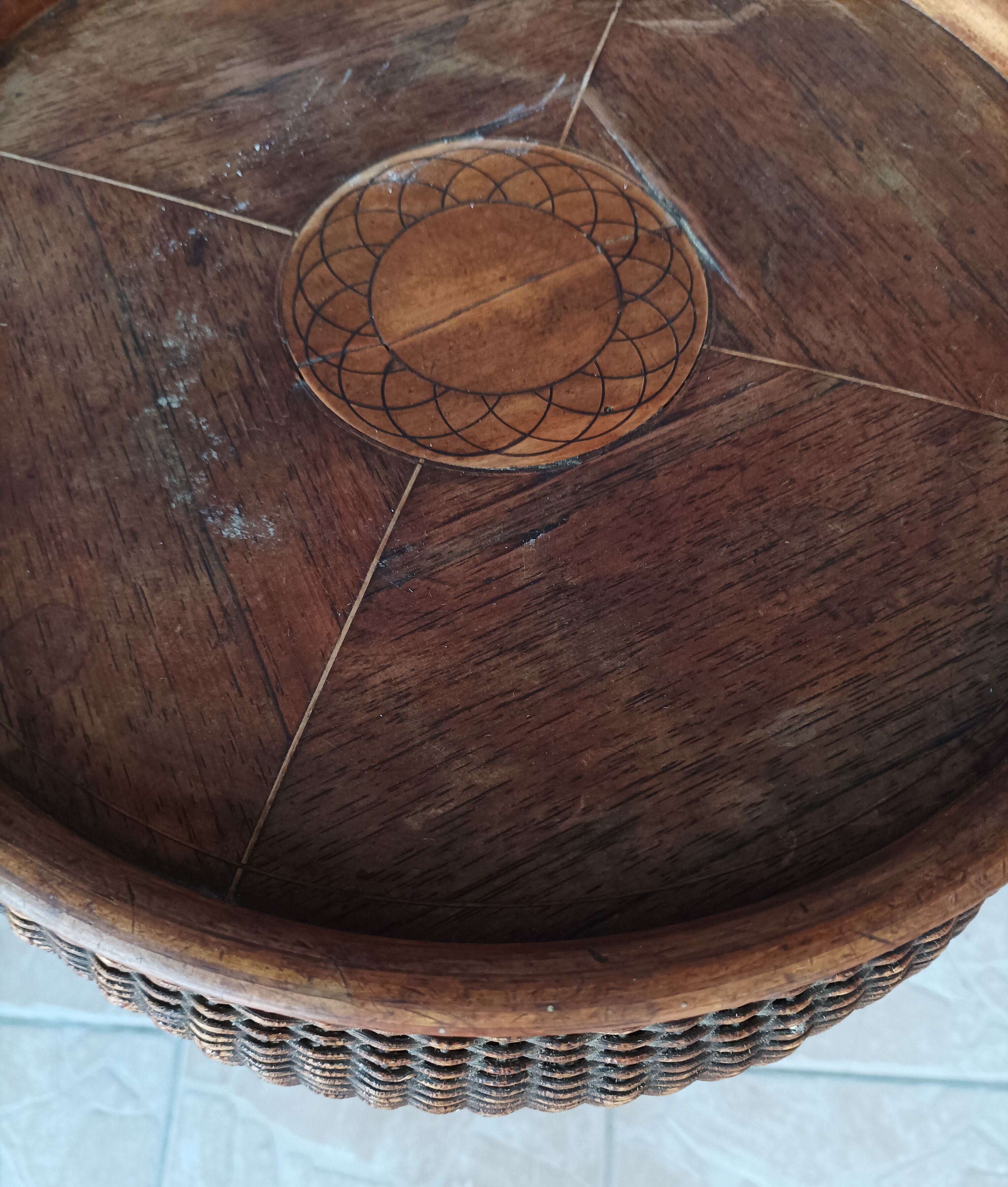 Charles X knitting machine in inlaid rosewood and rattan