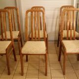 Oval table with 6 chairs