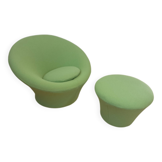 Artifort 560 "Mushroom" with footrest