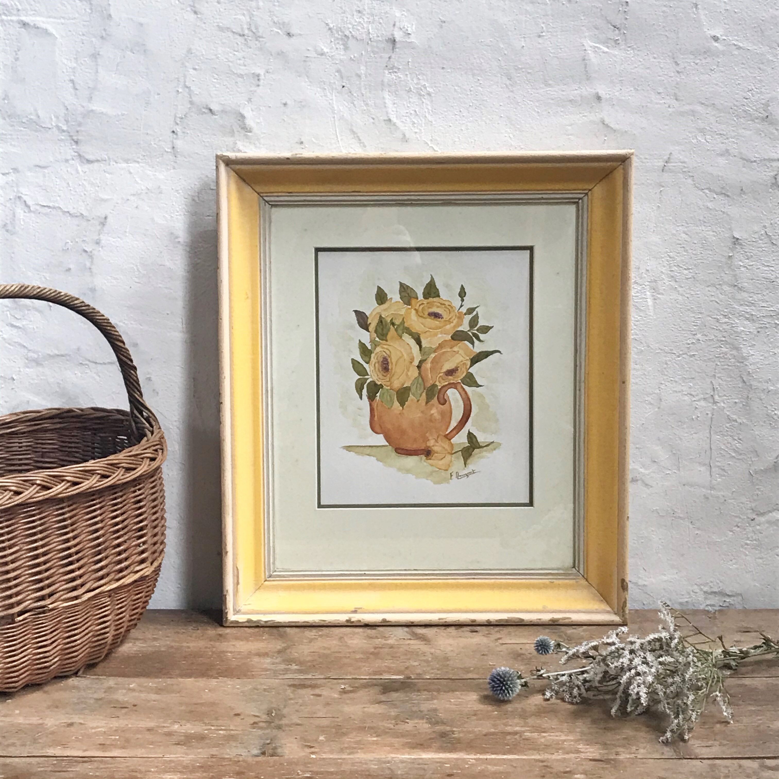 Table bouquets of yellow roses