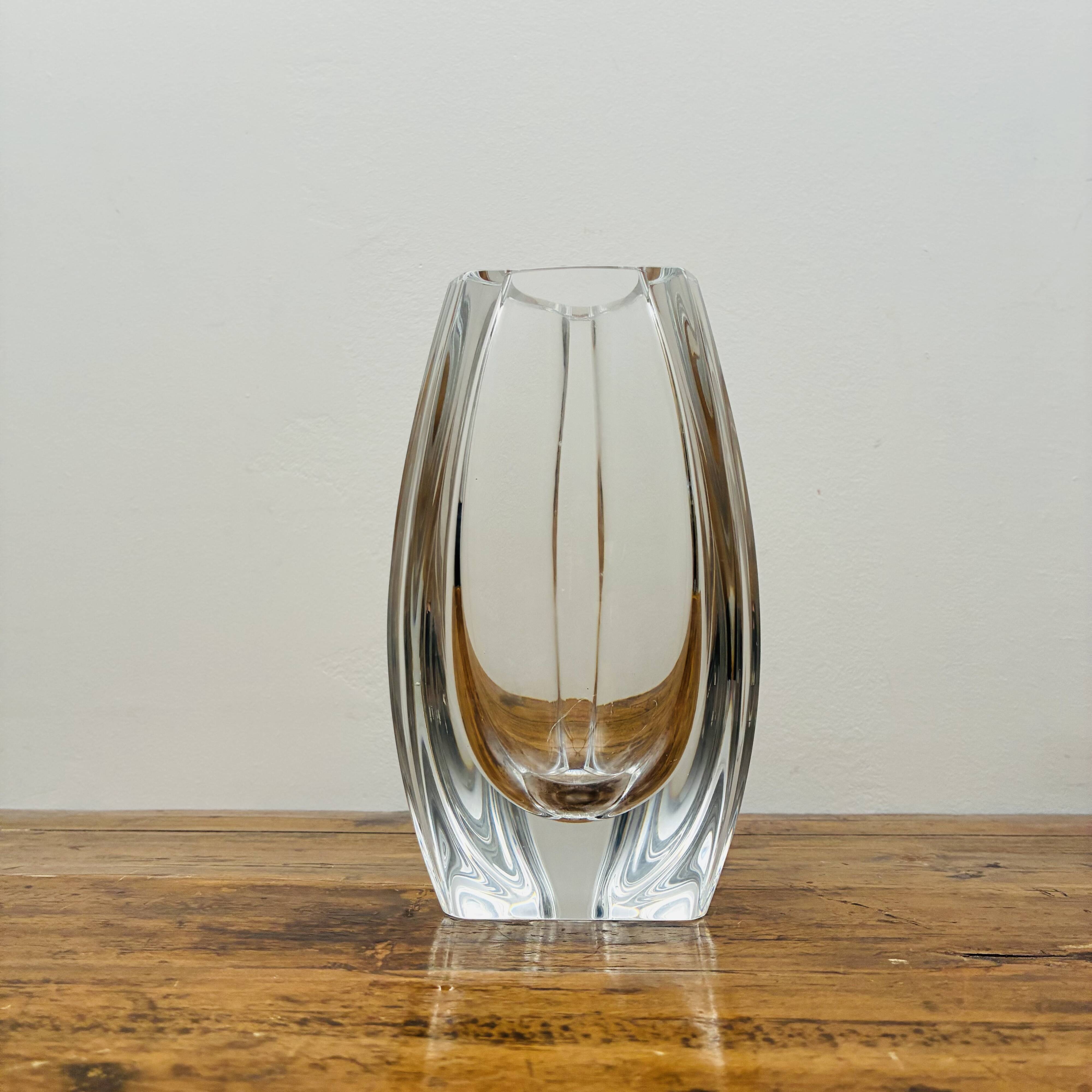 Baccarat crystal vase with gadroons – Collector’s item – Immaculate condition