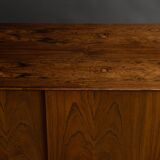 Danish buffet in rosewood, model no. 18, made in Oman by Jun Mobelfabrik, 1960s.