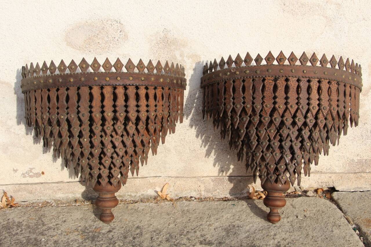 Pair of wall consoles "tramp art"