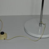 3-ball white and chrome lamppost