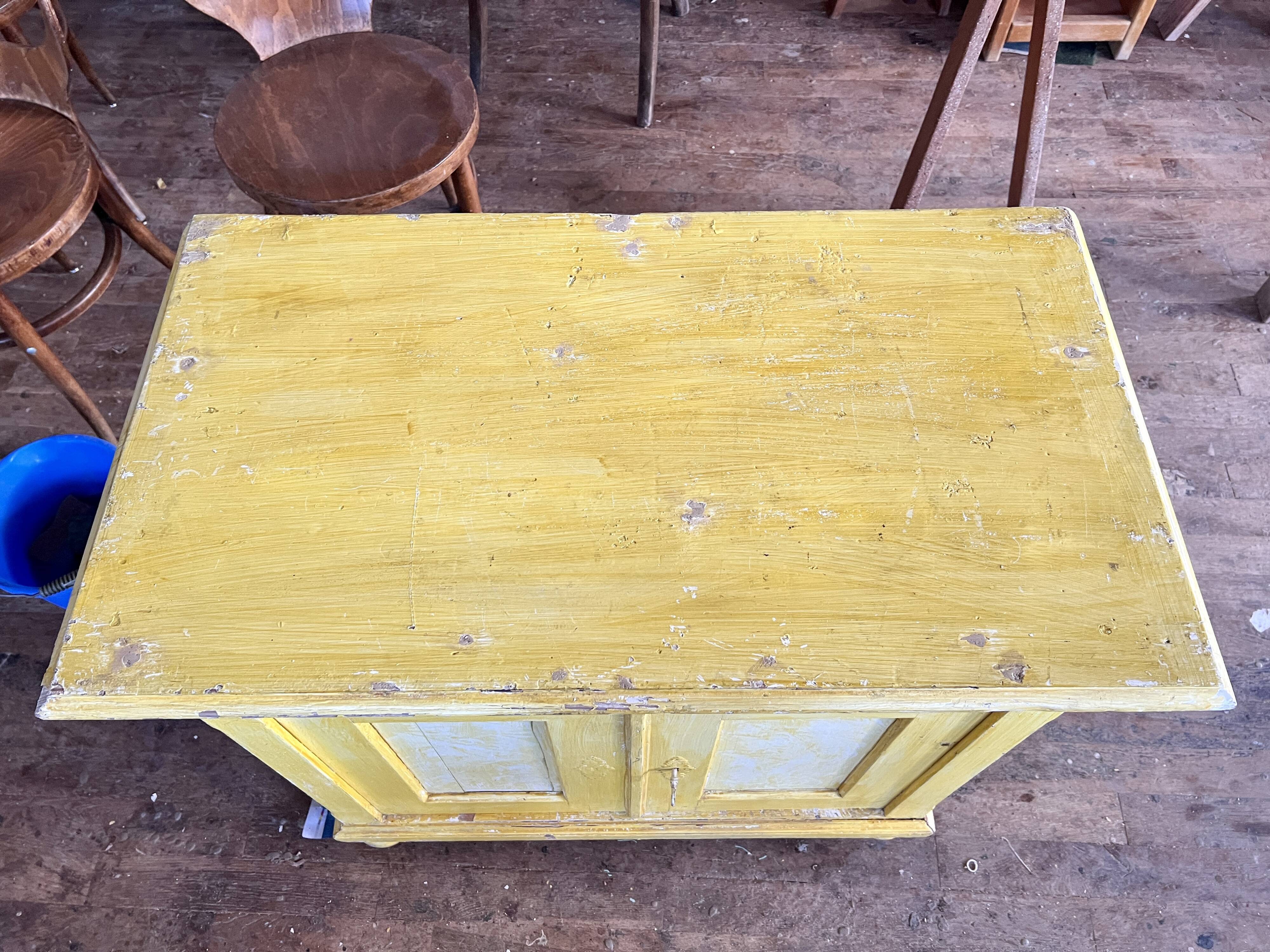 Yellow parisian buffet