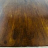 Extendable wooden table