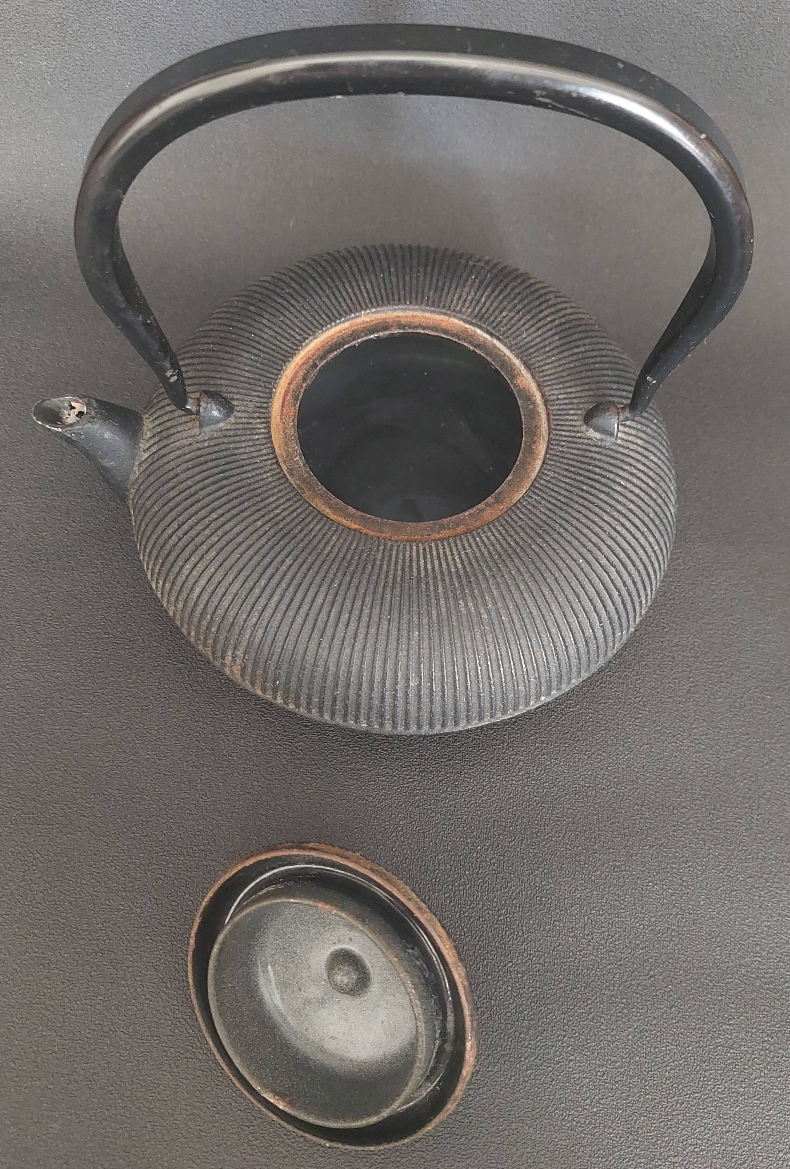 Vintage black cast iron teapot 800 ml
