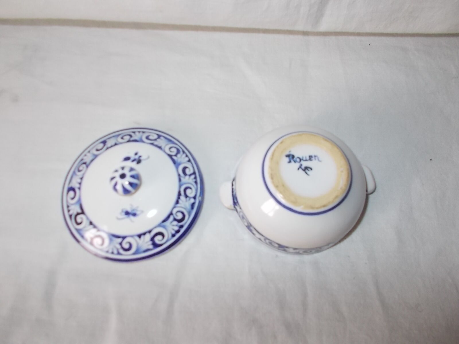 Round box in old Rouen faience