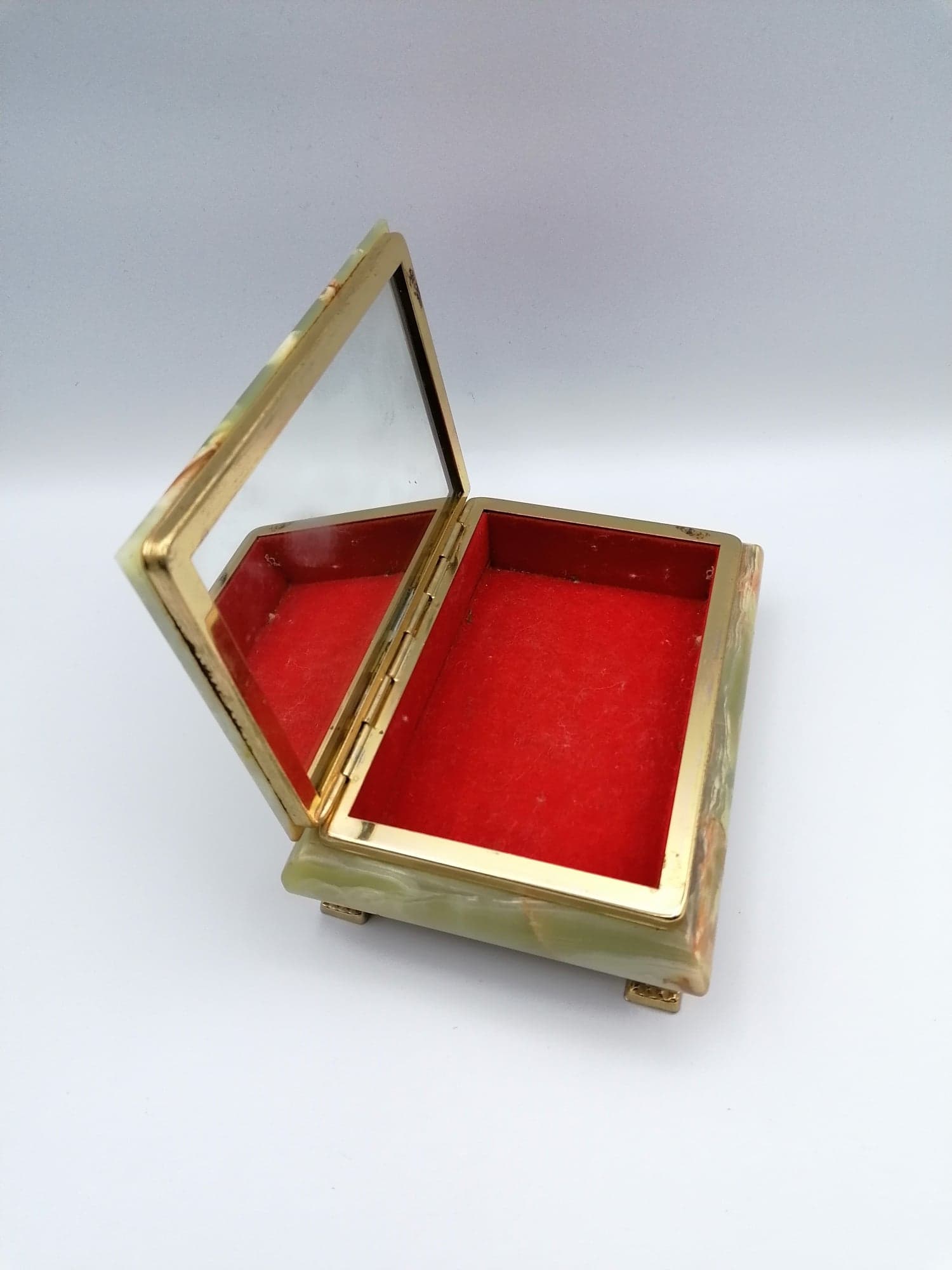 Vintage jewellery box in onyx