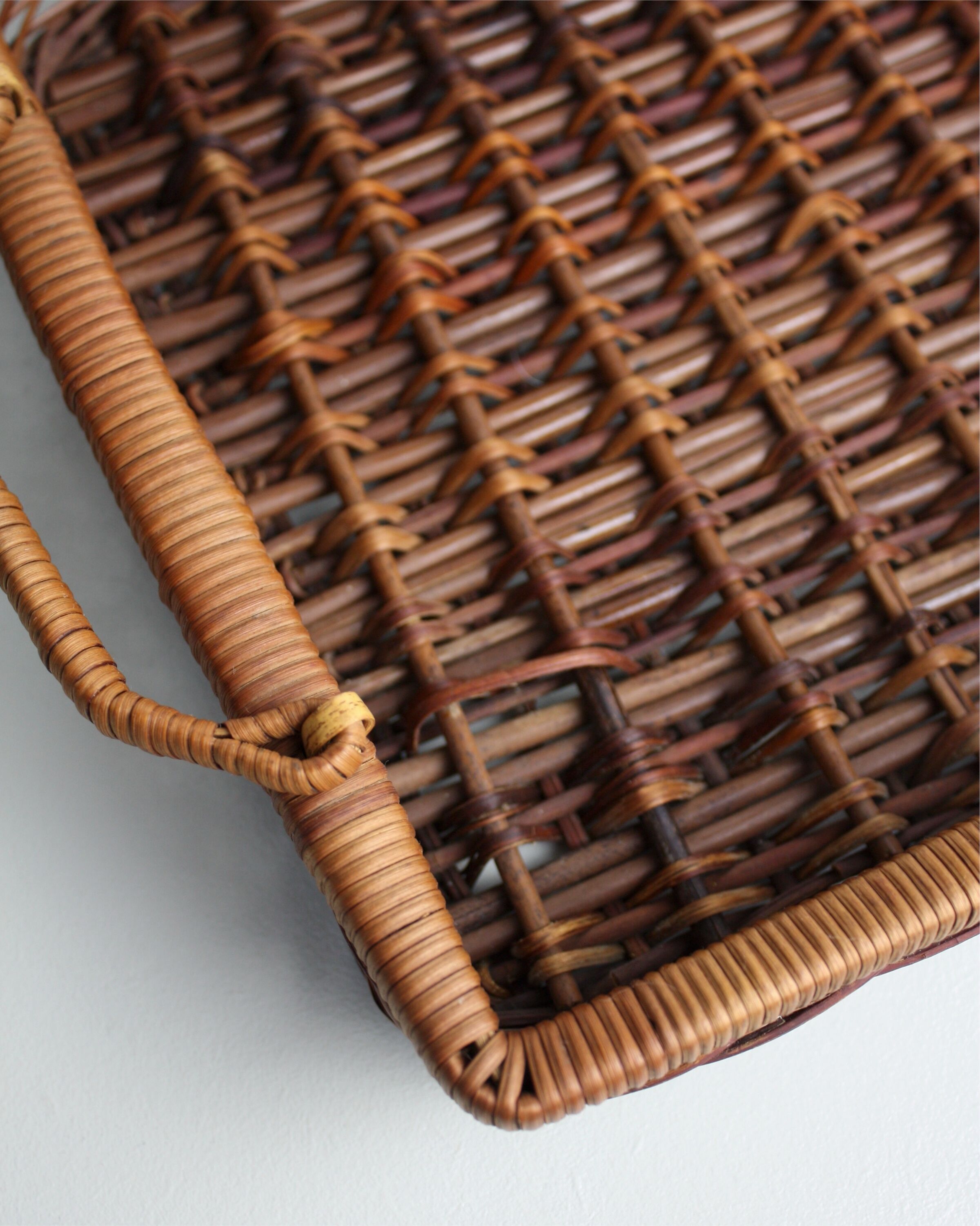 Wicker tray