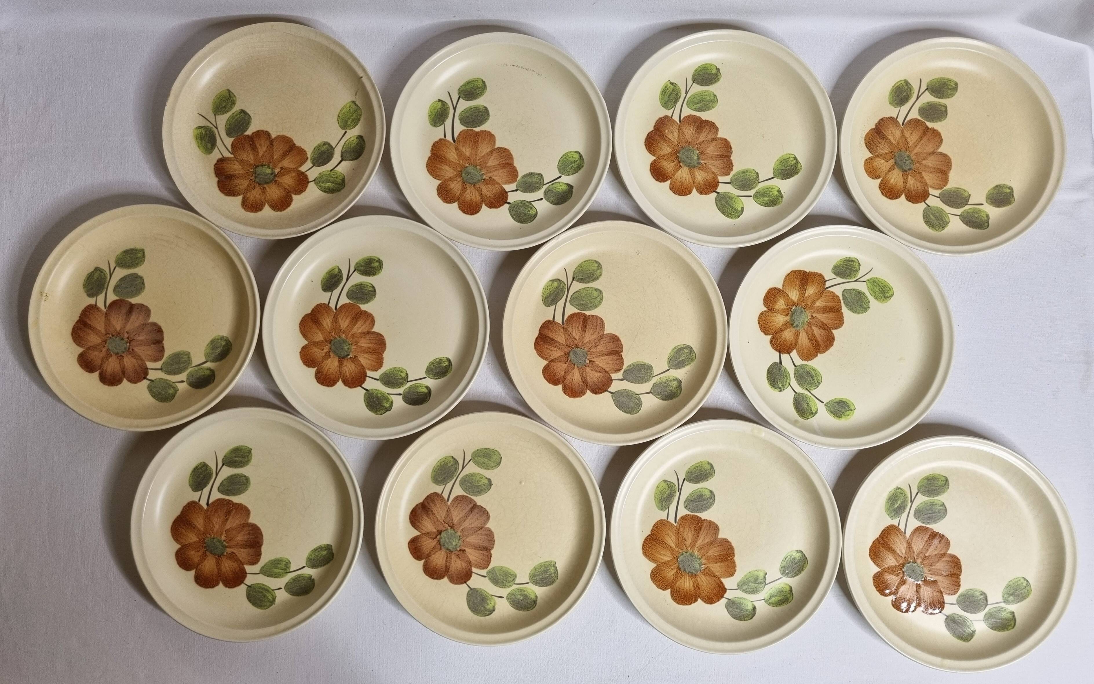Set of 12 dessert plates decorated with flowers, Revernay art workshop, 20 cm