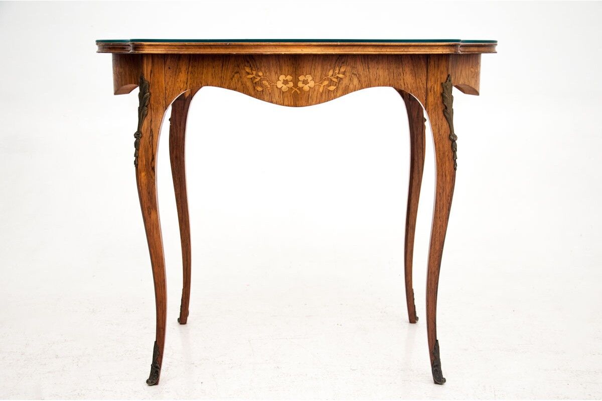 Classic coffee table