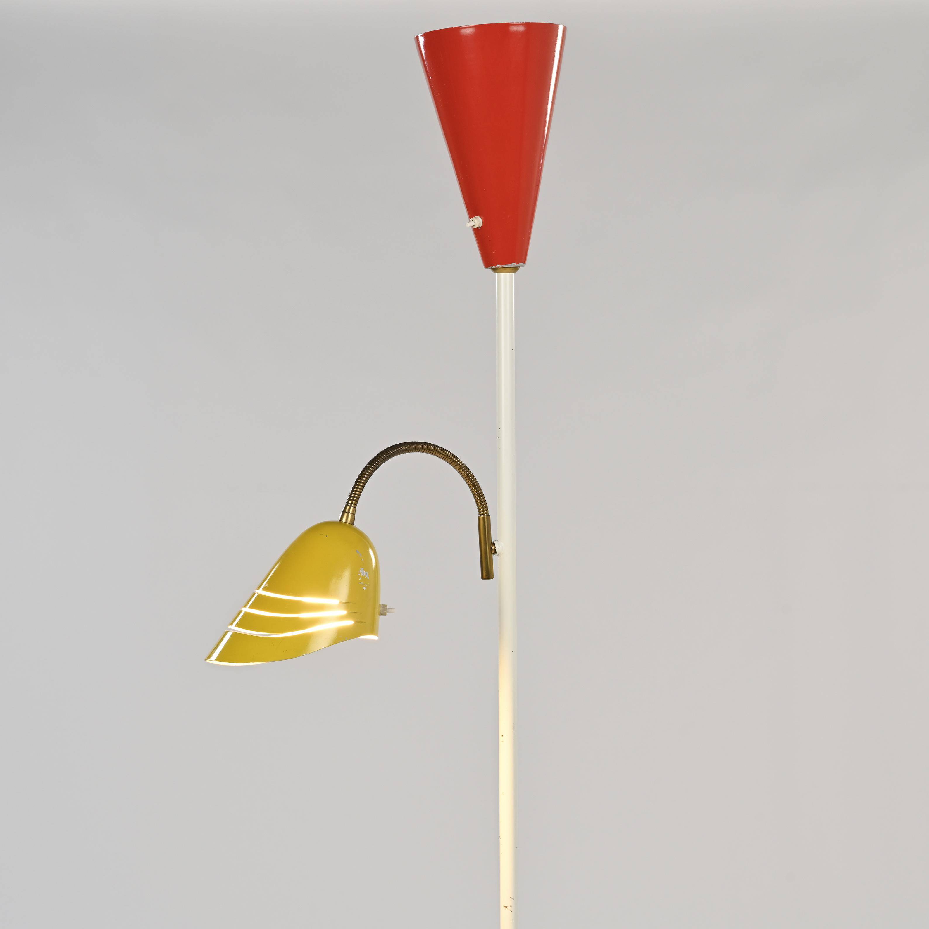 Italian floor lamp in lacquered metal, circa 1960
