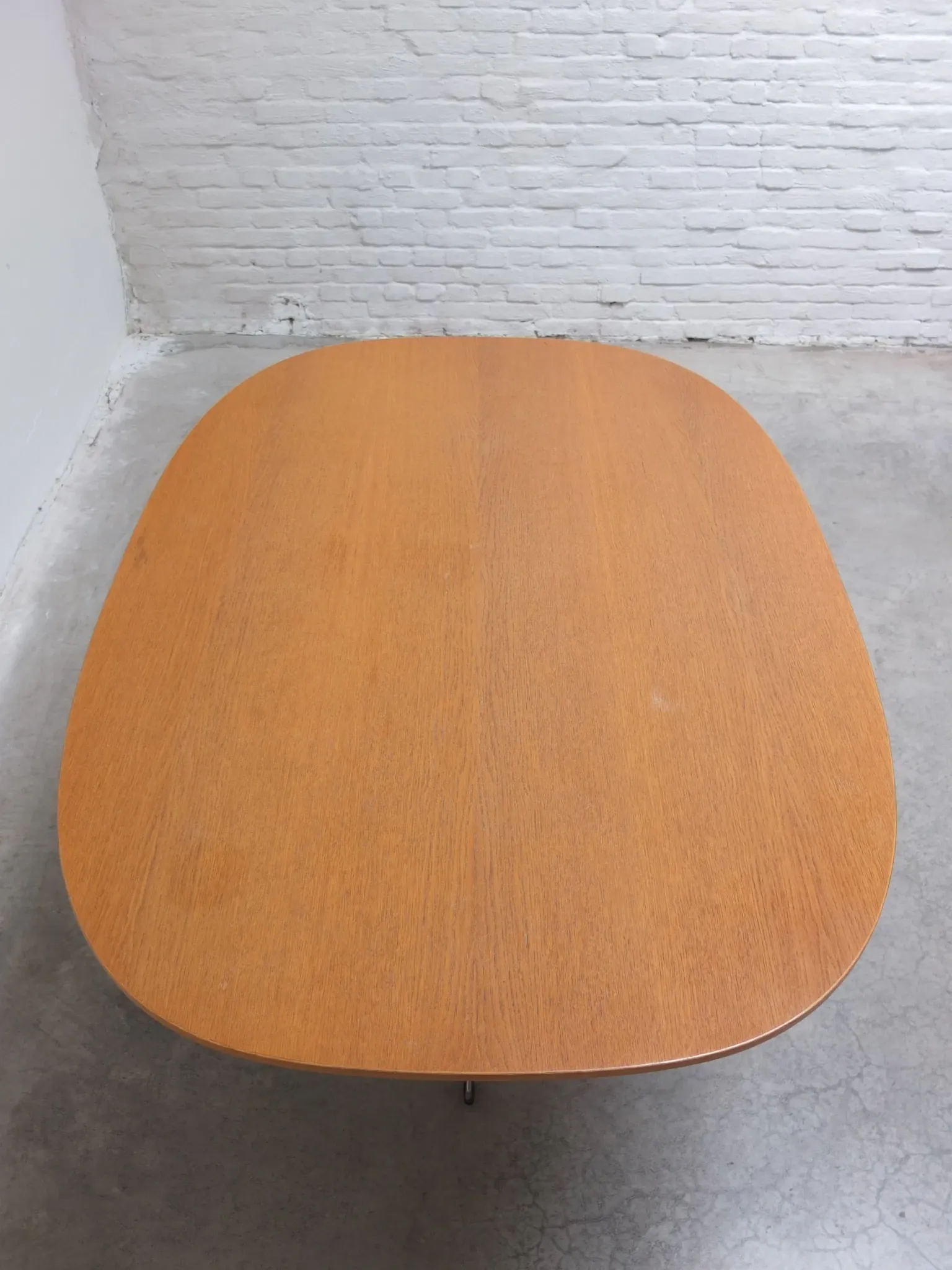 'Superellipse' pedestal table in oak by Arne Jacobsen for Fritz Hansen, 1981