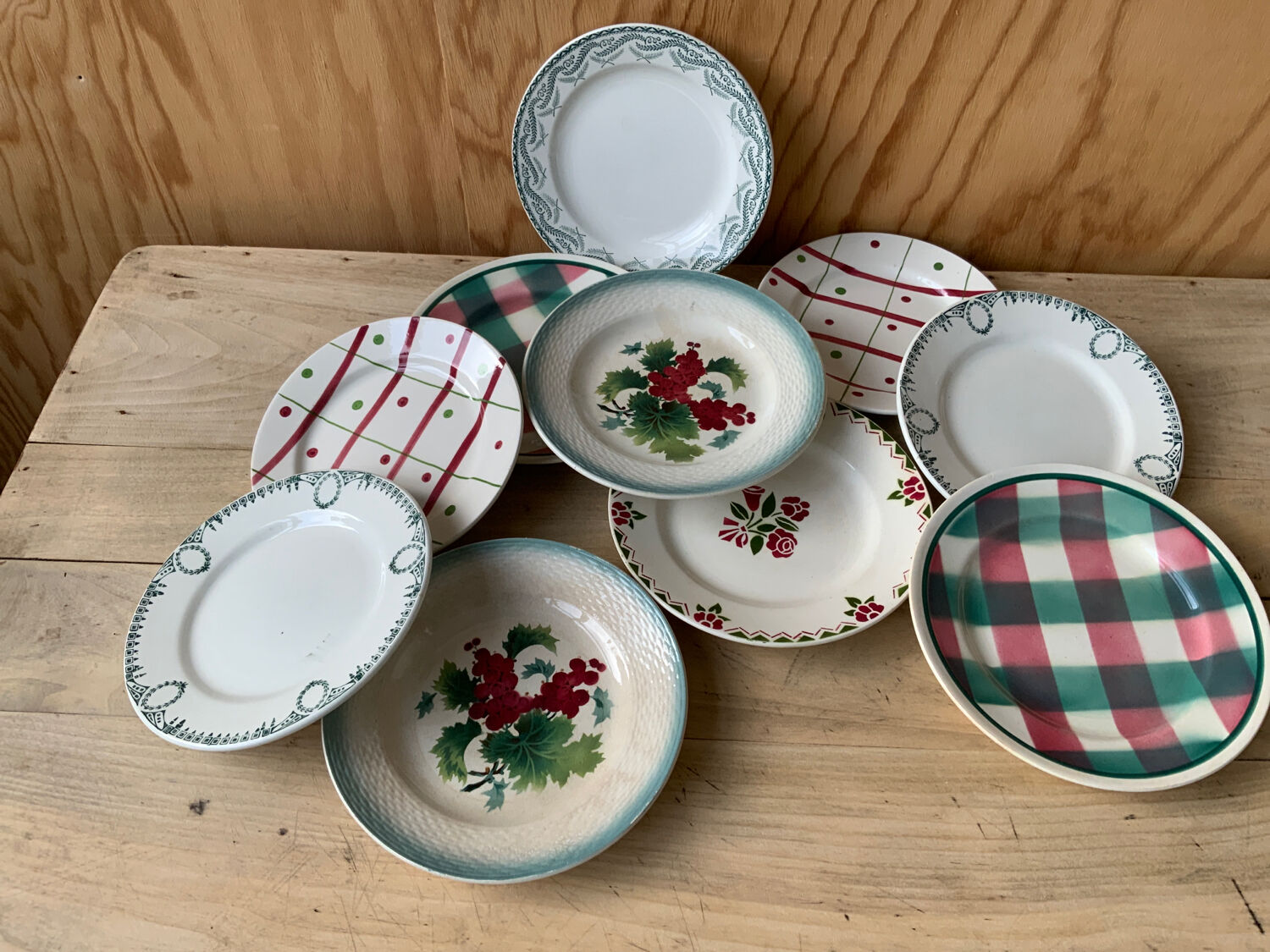 Mismatched plates Terre de Fer