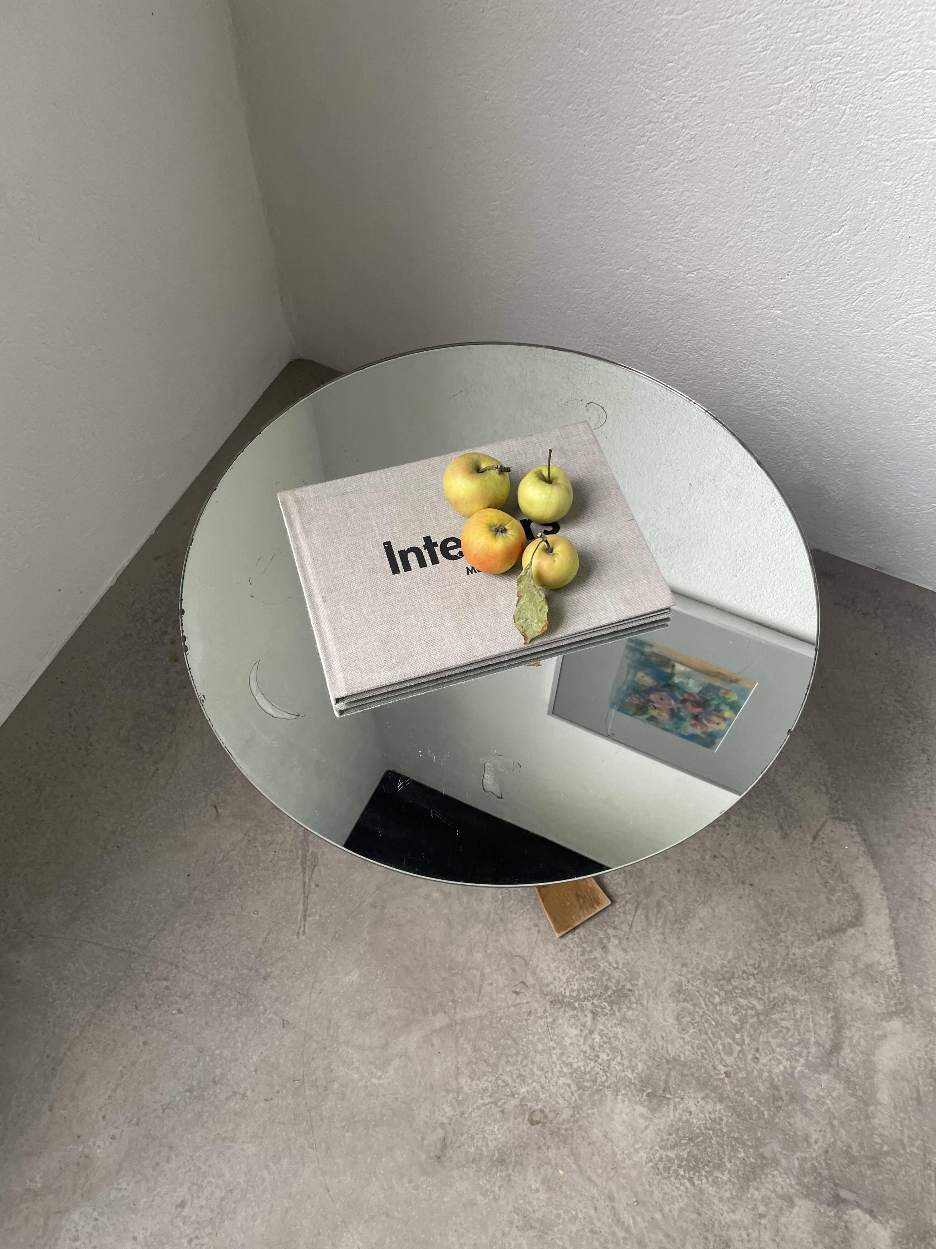 Art deco mirror pedestal table in walnut 1930