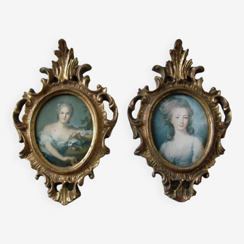 Set of 2 old frames in gilded and carved wood