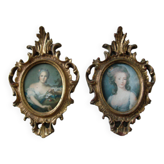 Set of 2 old frames in gilded and carved wood