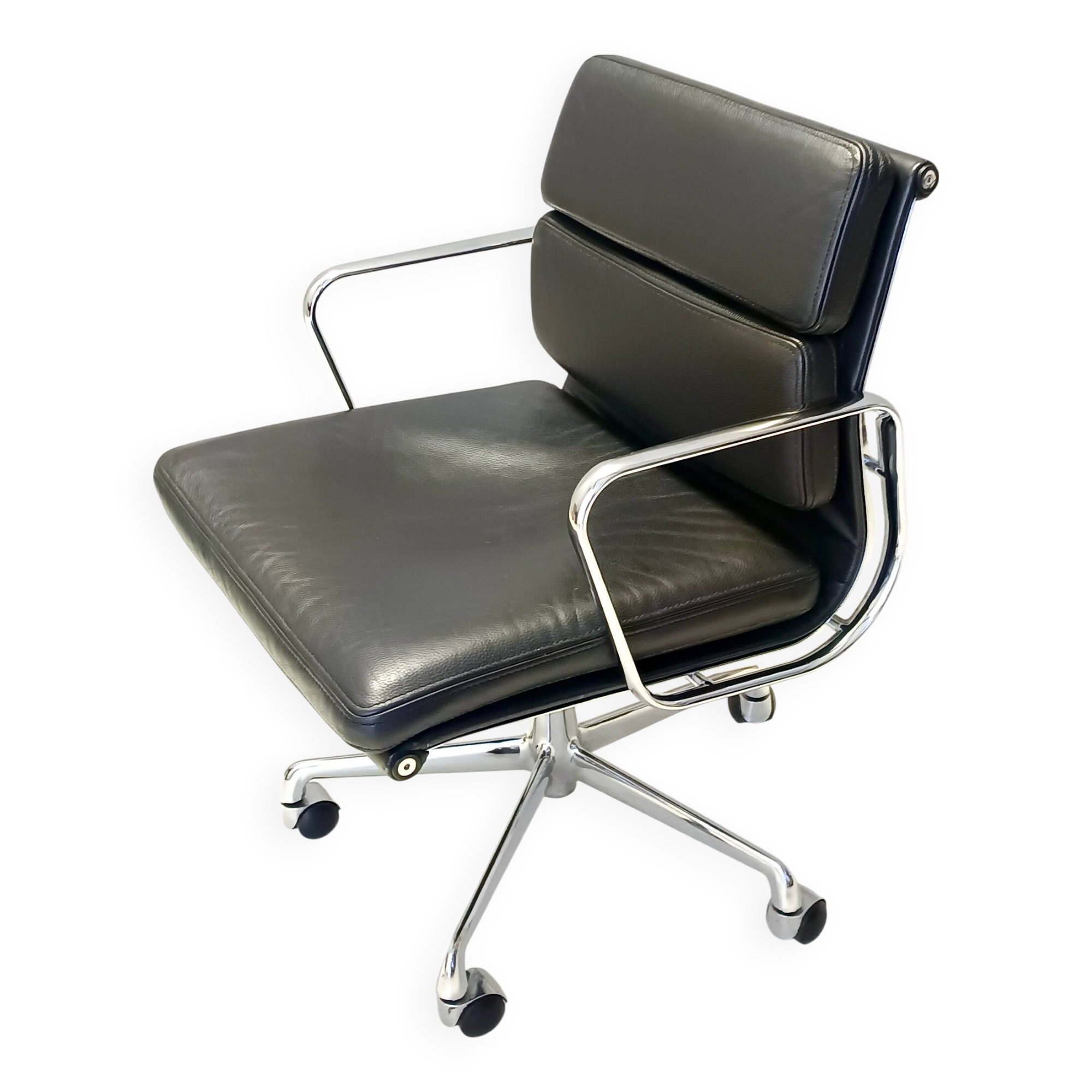 Postmodern Black Leather Soft Pad Chair Charles & Ray Eames for ICF