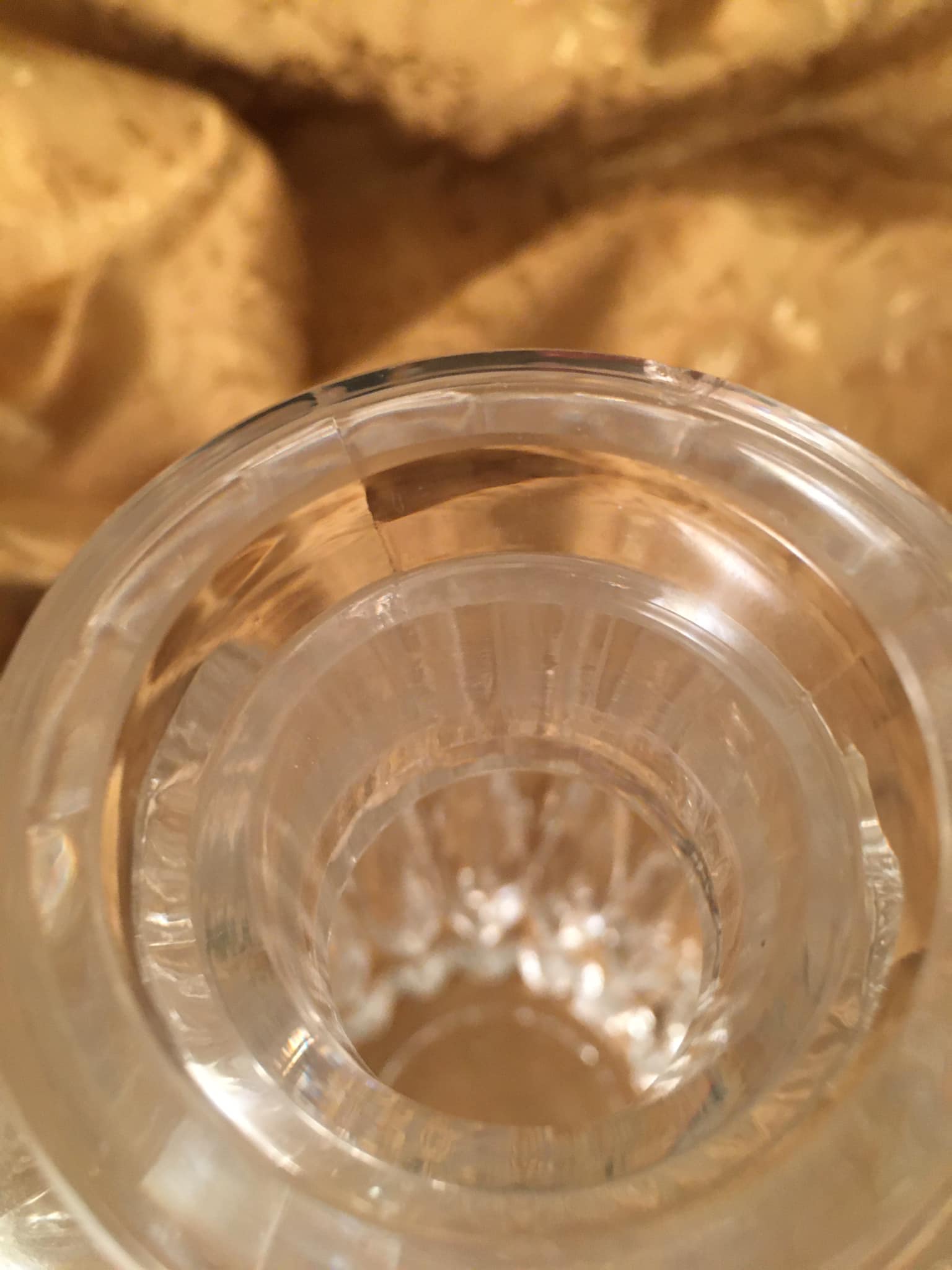 Carafe en verre ciselé avec bouchon verre