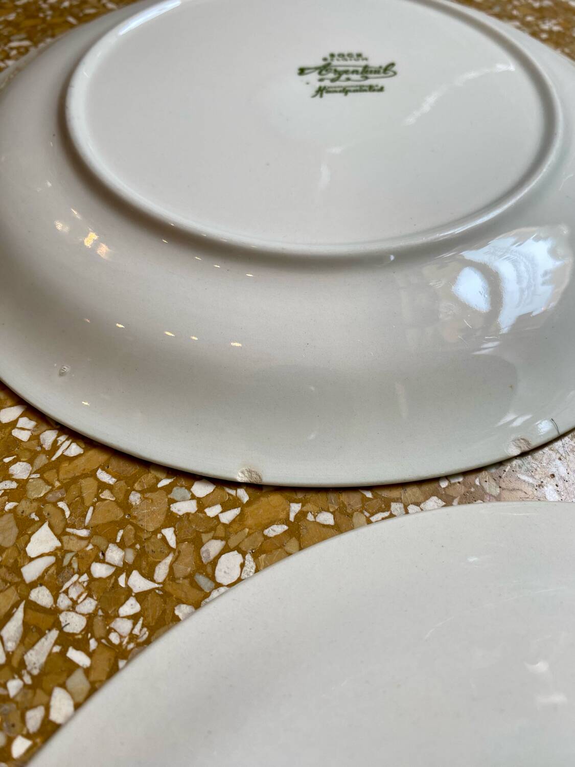Set of 4 Argenteuil Boch Frères dinner plates