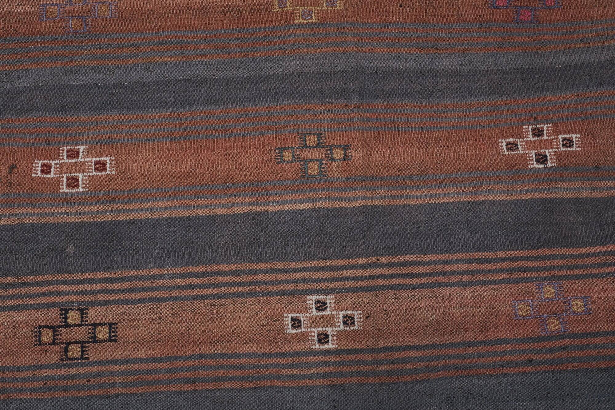 Vintage Turkish kilim, handwoven, 120x286 cm.