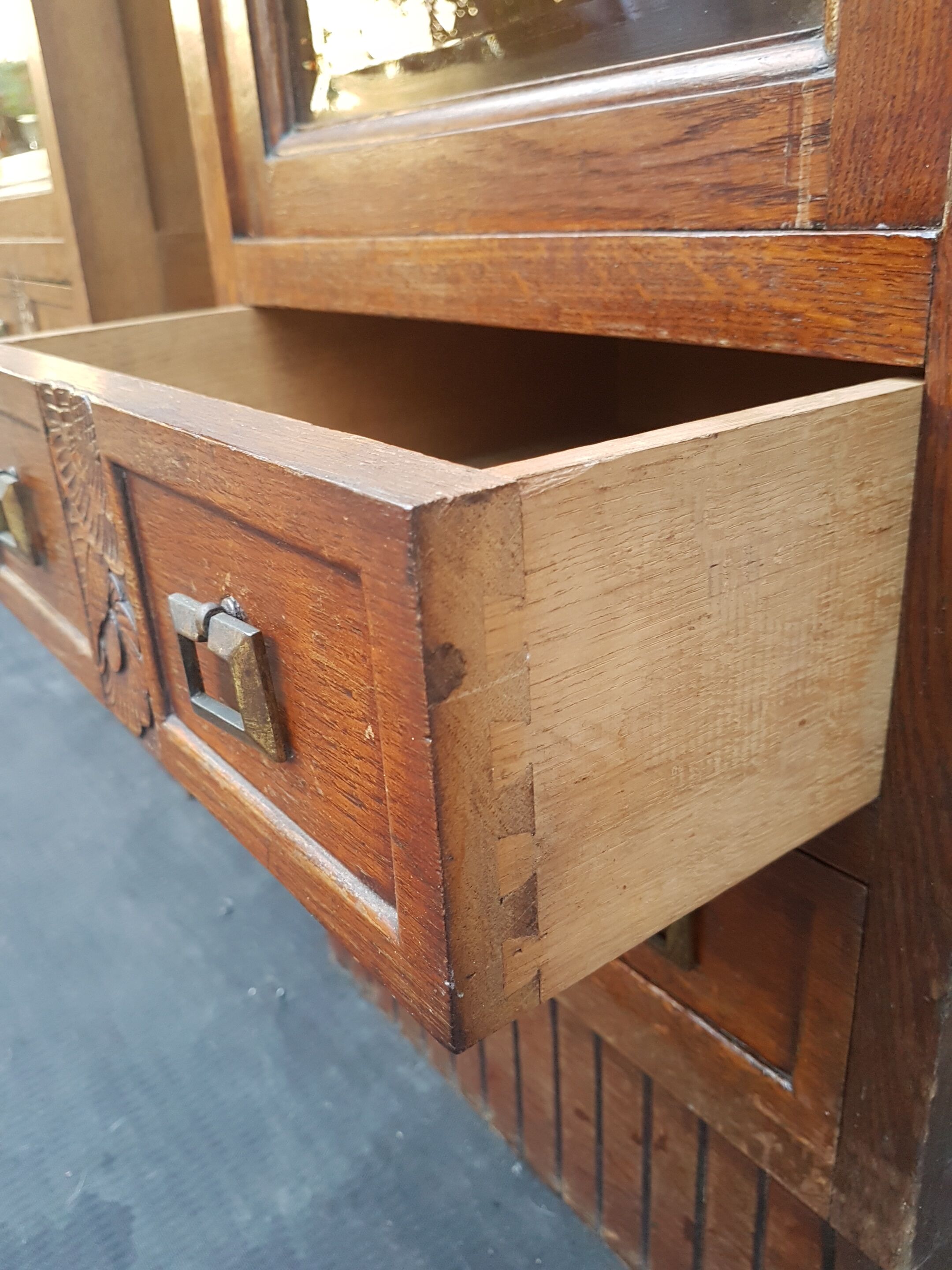 Jeweler showcase, art deco period, 1925