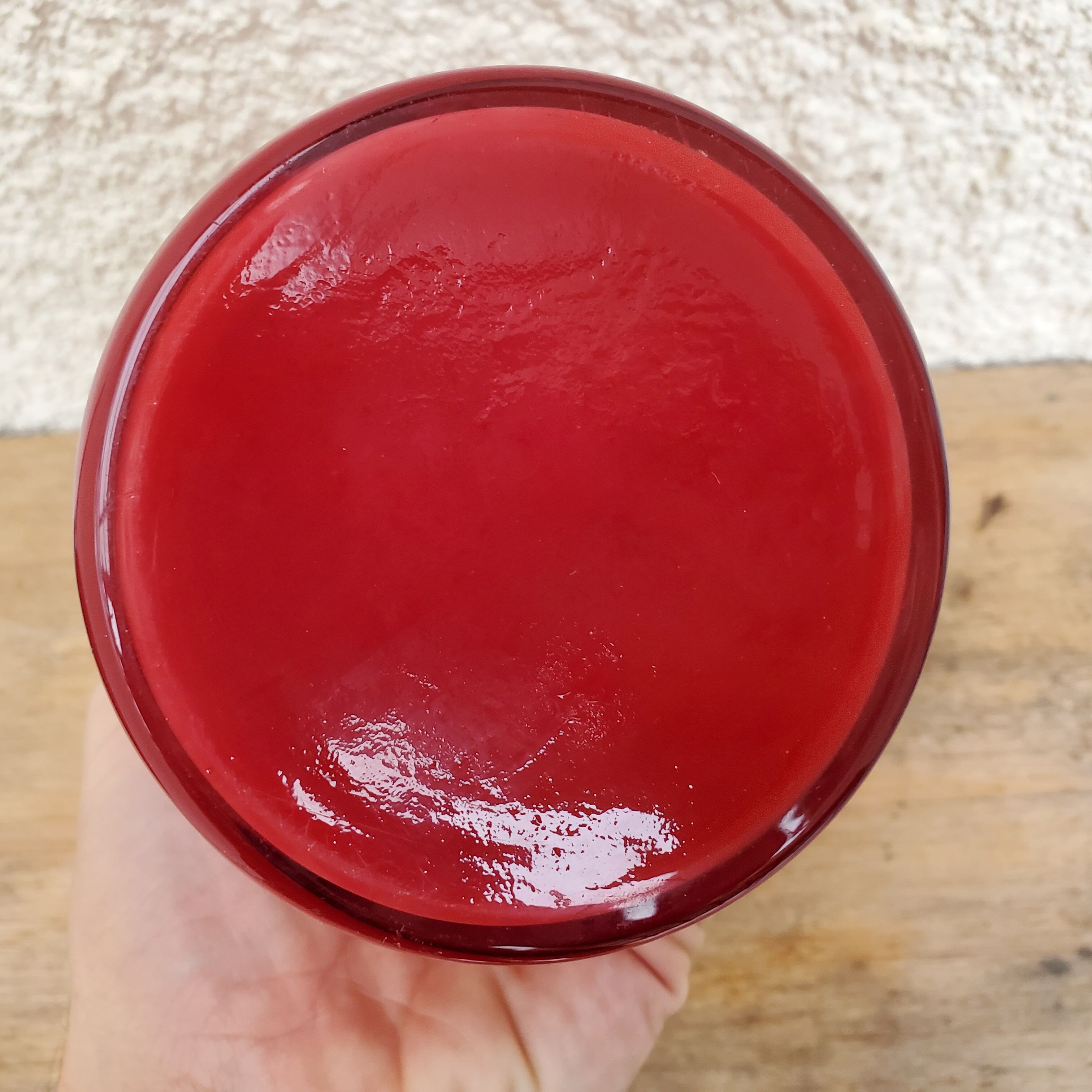 Diabolo vase in red glass
