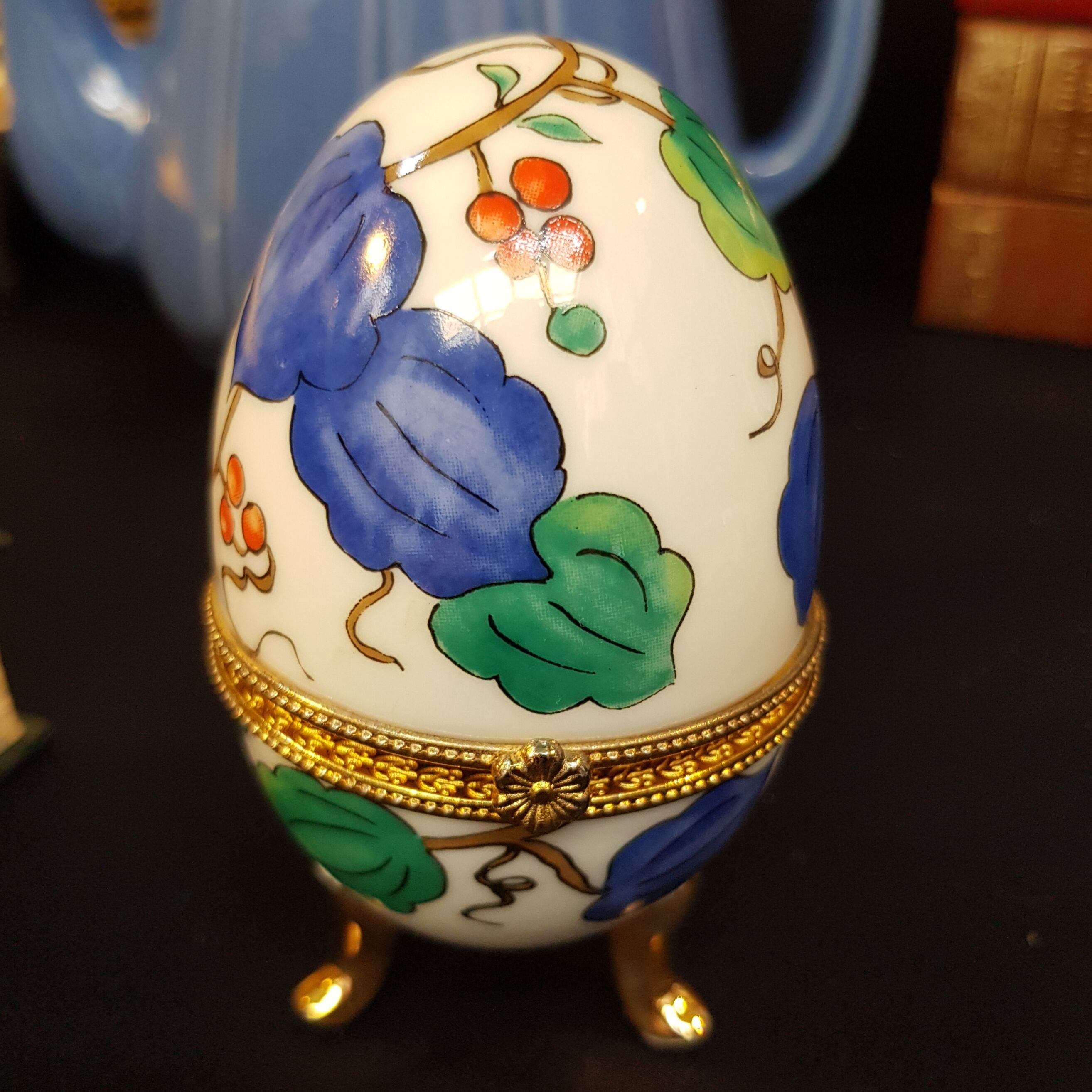 Porcelain egg