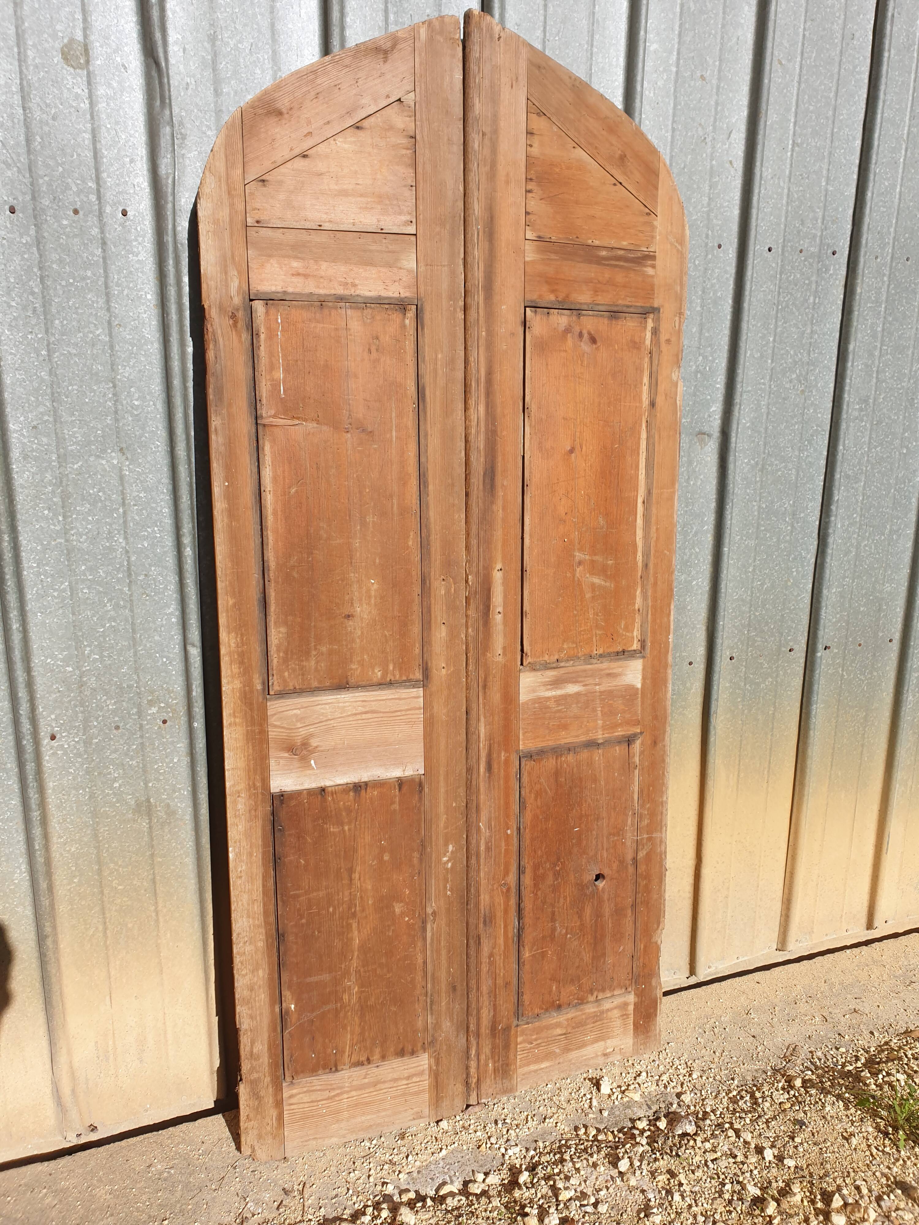 Arched (rounded) Pine Door with Two Leaves - Late 19th Century