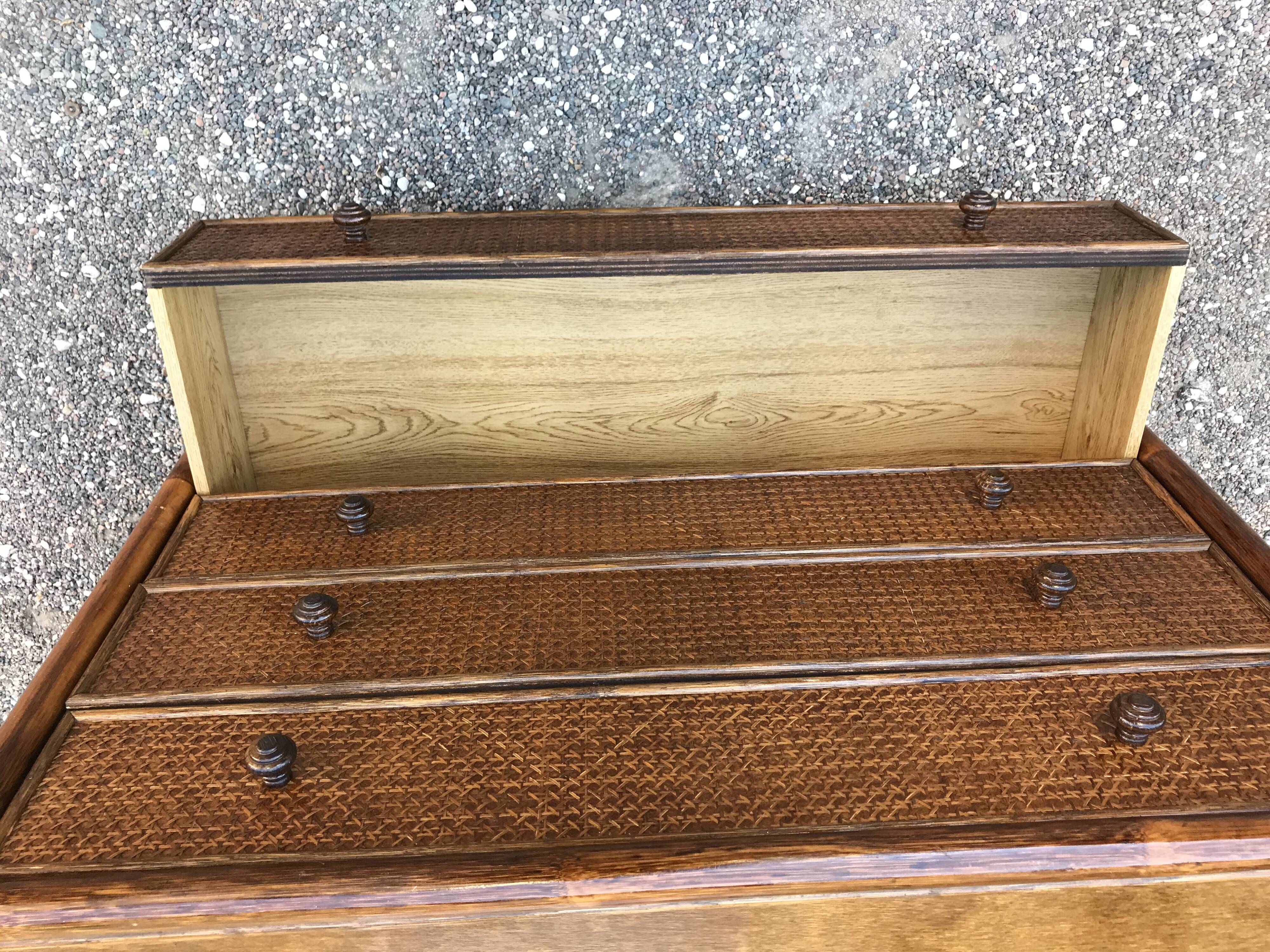 Commode bambou et cannage