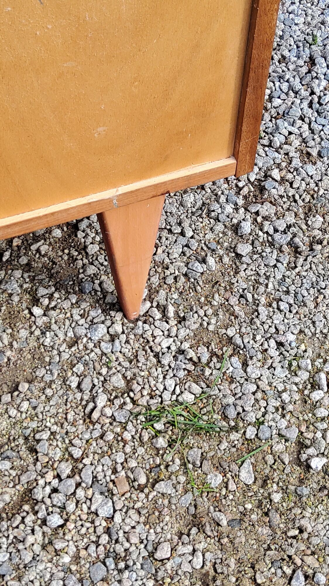 Vintage chest of drawers from the 50s/60s in golden mahogany 4 drawers feet bobbin