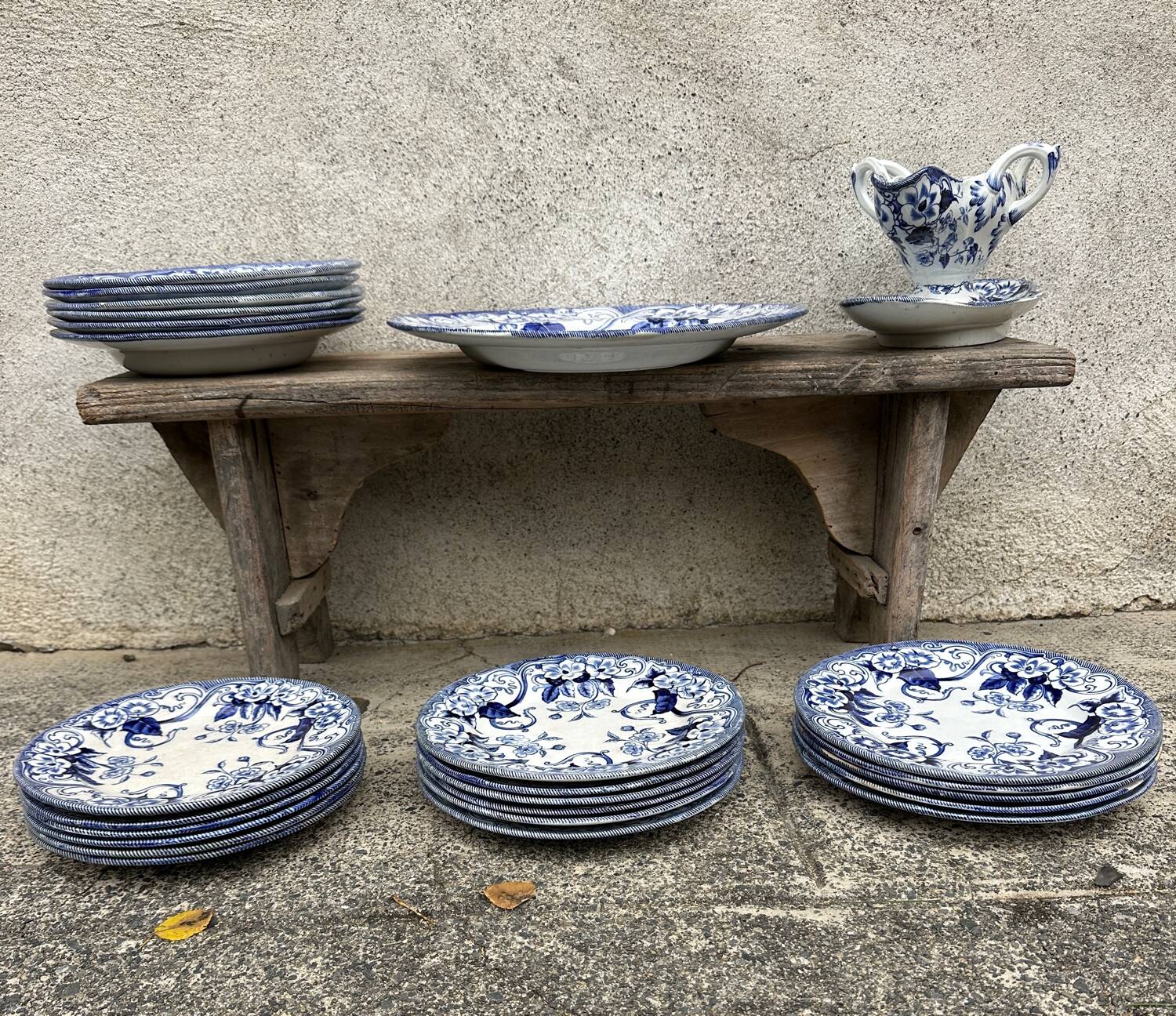 Antique Creil Montereau earthenware dinner service with Flora pattern