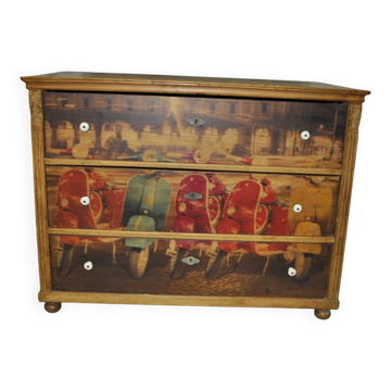 Brown pine chest of drawers with Vespa photo decor, 3 drawers, neo-vintage rustic style.
