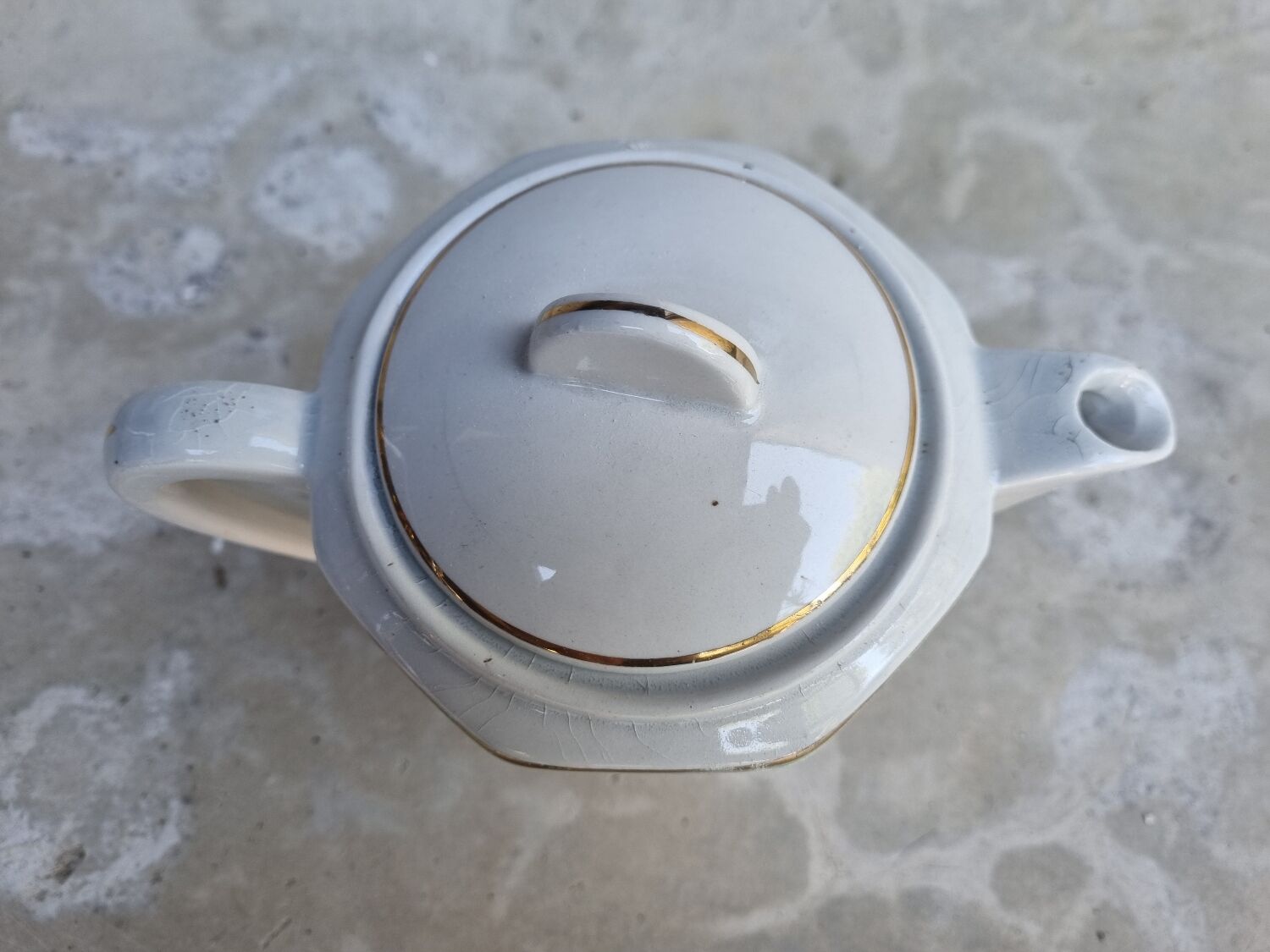 Badonvillier porcelain pourer